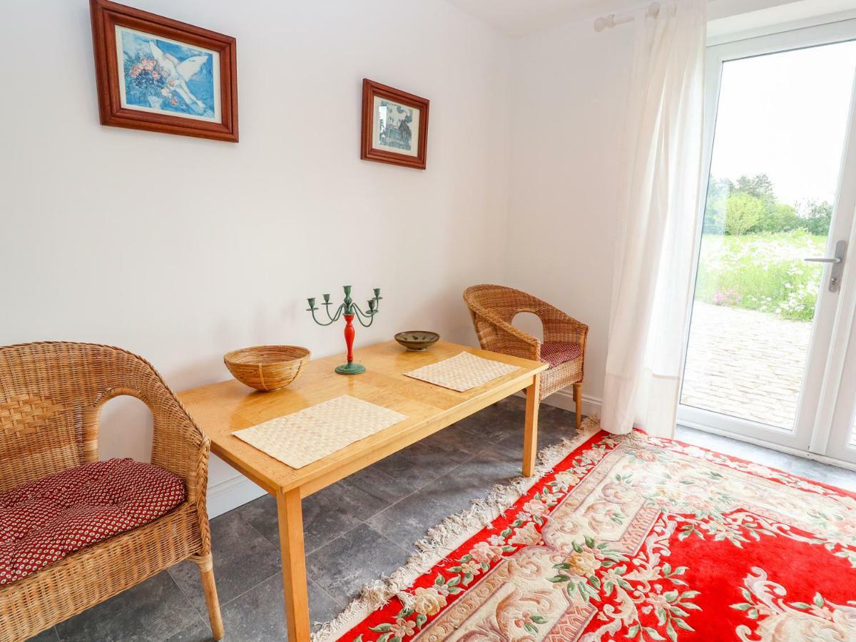 The Stables Villa Фродшам Екстериор снимка